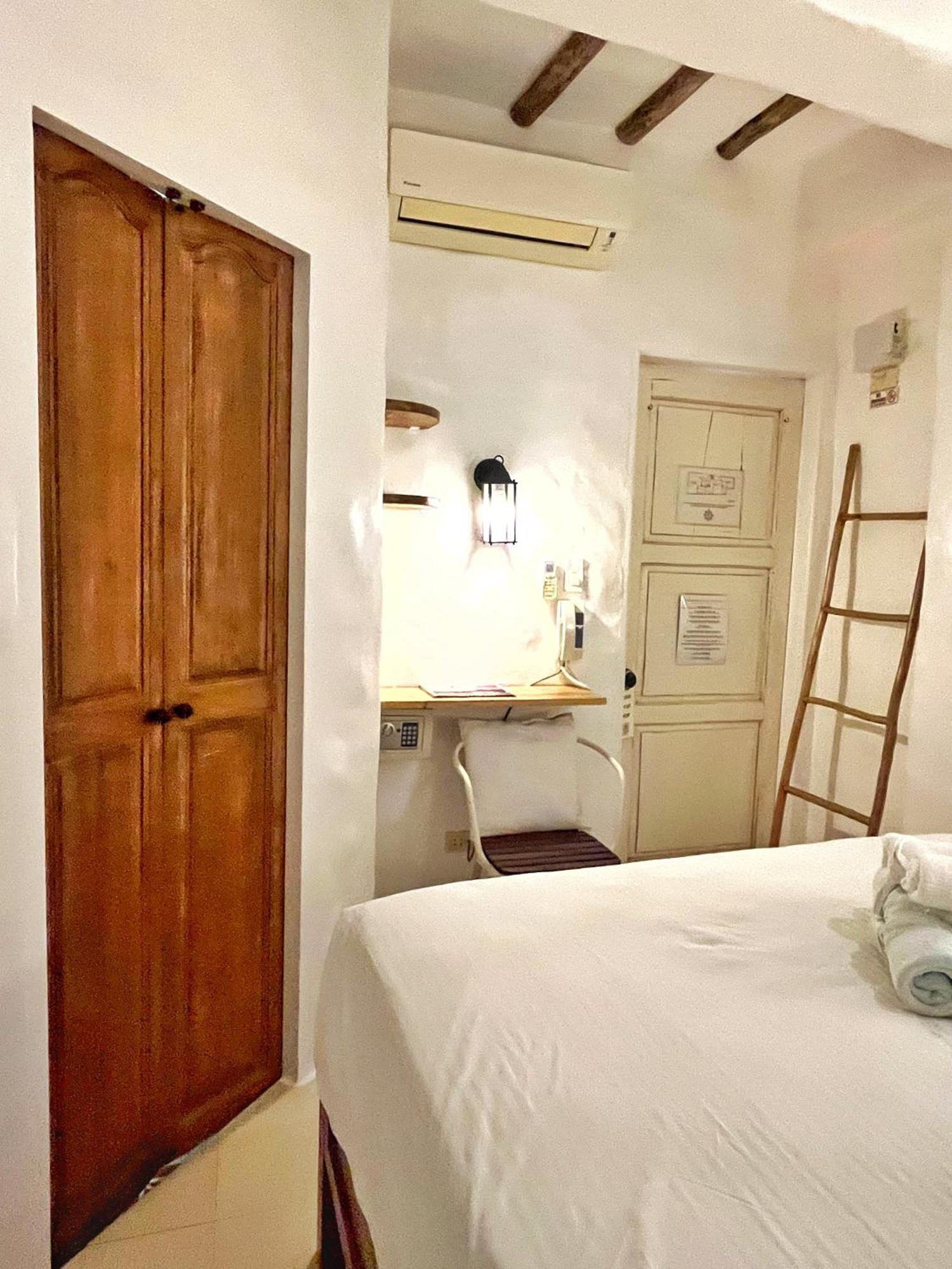 Lugar Bonito Hotel Balabag  Kültér fotó