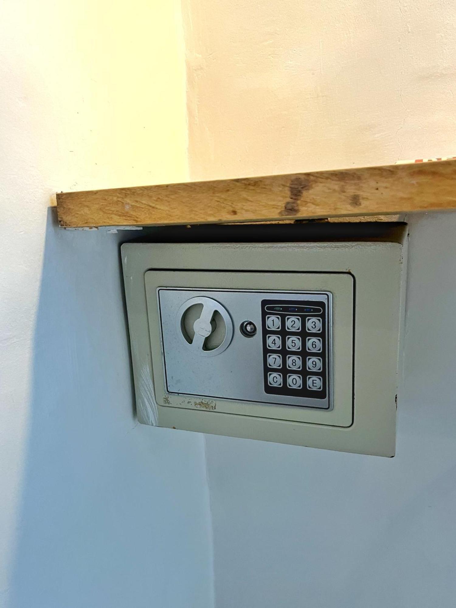 Lugar Bonito Hotel Balabag  Kültér fotó